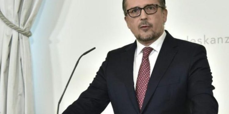 Austria se prepara para confinar a los no vacunados