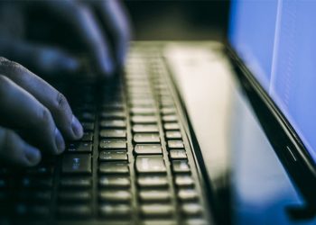 Autoridades alertan sobre una red de estafadores