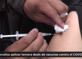 Autoridades analizan implementar la tercera dosis y la vacunación a menores de 12 años