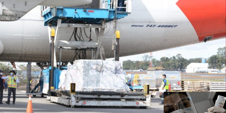 Autoridades analizan iniciar la vacunación de adultos mayores