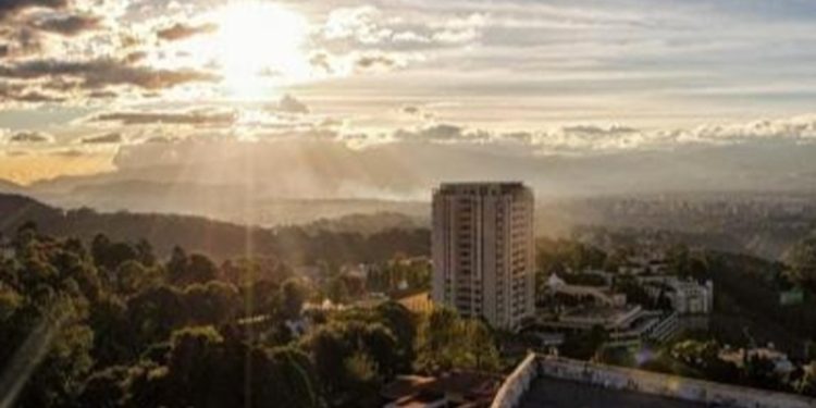 Autoridades brindan recomendaciones por altas temperaturas en el país
