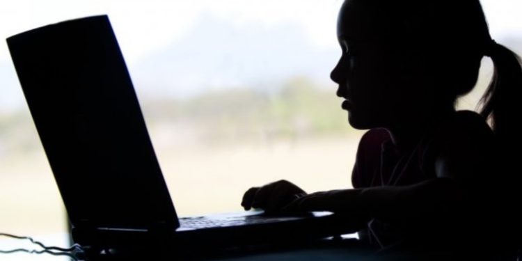 Autoridades buscan darle seguimiento al acoso cibernético