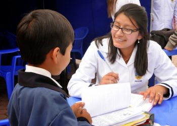 Autoridades buscan tener psicólogos en todos los centros de educación