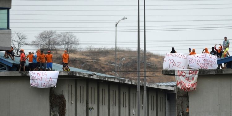 Autoridades de Ecuador admiten que cerca del 40 % de los presos no tienen sentencia