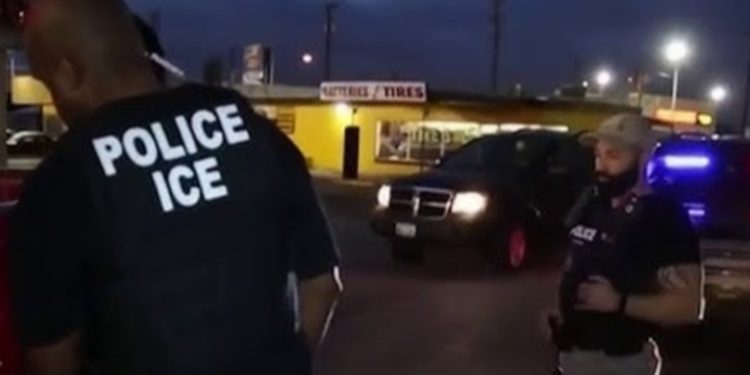 Autoridades de EE. UU. capturan a 100 migrantes; guatemaltecos figuran entre los arrestados