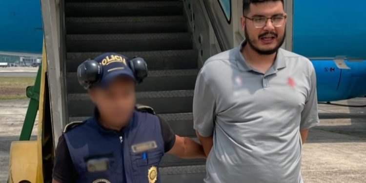 Autoridades de EEUU deportan a hombre buscado en Guatemala por violencia doméstica