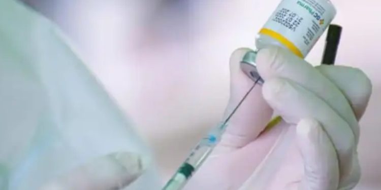 Autoridades de Salud desconocen fechas de llegada de nuevos lotes de vacunas