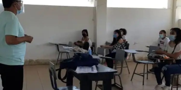 Autoridades de Salud fortalecer las medidas de prevención contra el COVID-19 por clases presenciales