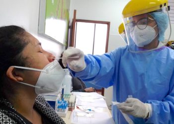 Autoridades de Salud indican que no habrá restricciones a pesar del aumento de casos de COVID-19