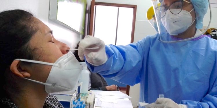 Autoridades de Salud indican que no habrá restricciones a pesar del aumento de casos de COVID-19