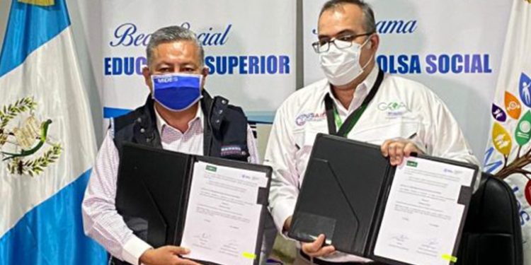 Autoridades firman convenio para el fortalecimiento de programas sociales