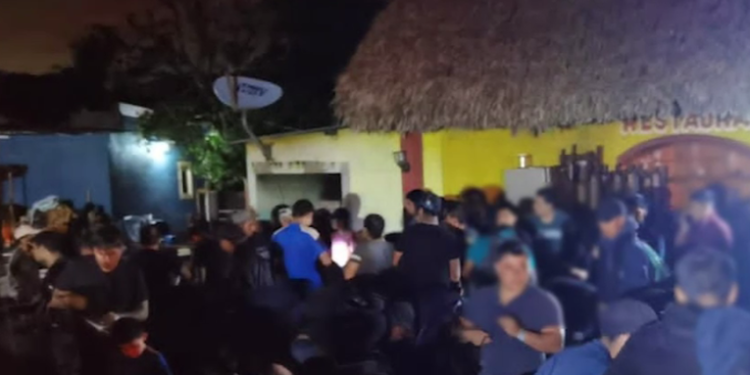 Autoridades mexicanas rescatan a 144 migrantes guatemaltecos