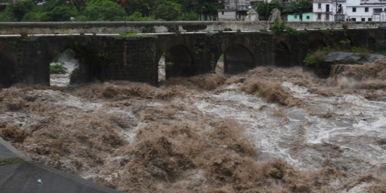 Autoridades preocupadas por los daños causados por las fuertes lluvias