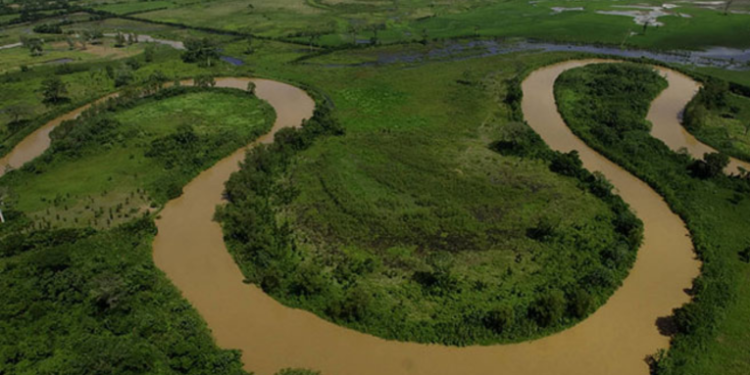 Autoridades preparan acciones para cortar la contaminación de ríos causada desde Honduras