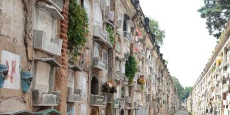 Autoridades prevén masiva afluencia en cementerios capitalinos durante el Día de Todos los Santos