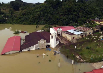 Autoridades recomiendan a familias afectadas por lluvias no consumir animales muertos