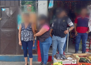 Autoridades reportan dos arrestos y el rescate de una niña de 10 años de la explotación laboral