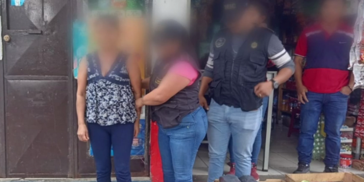 Autoridades reportan dos arrestos y el rescate de una niña de 10 años de la explotación laboral