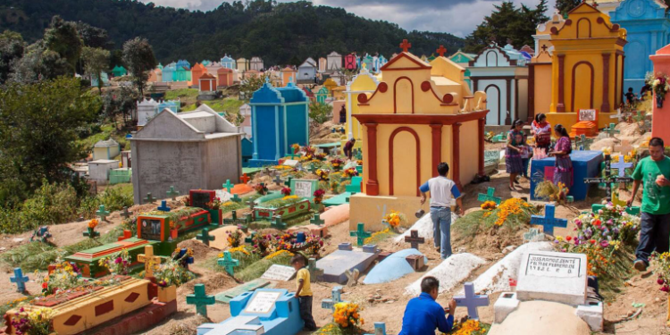 Autorizan apertura temporal para cementerios