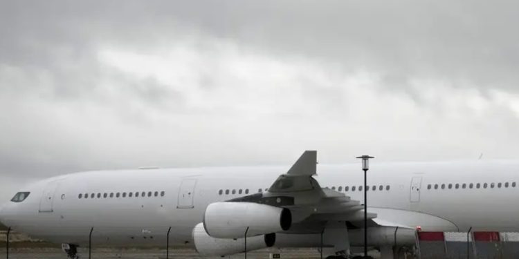 Autorizan salida de avión que iba con 300 indios a Nicaragua