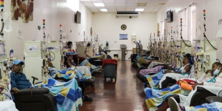 Avances significativos en pago de deudas de atención renal