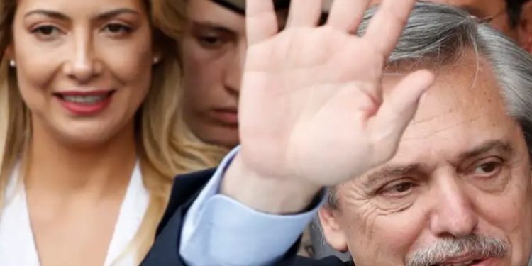 Avanza caso contra Alberto Fernández: 'Me dabas sopapos'