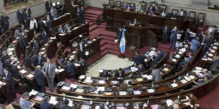 Avanza discusión de iniciativa de ley sobre la reactivación del indulto presidencial