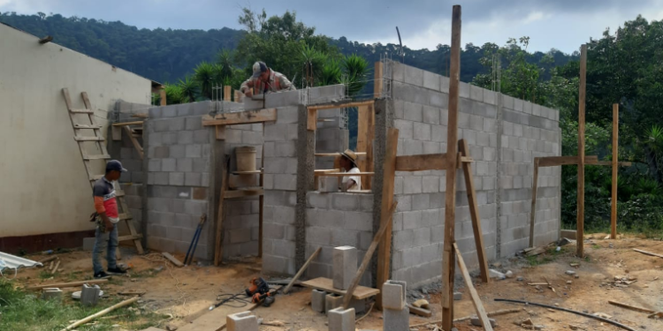 Avanza la construcción de casas en Zacapa a familias afectadas por las tormentas