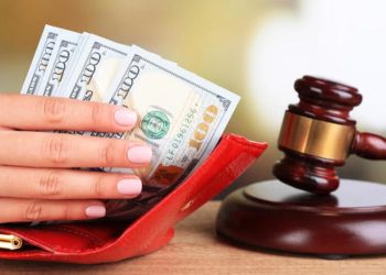 Avanza propuesta para limitar embargos a trabajadores con salario mínimo