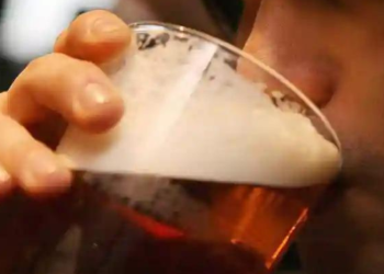 ¿Ayuda el alcohol a dormir mejor?