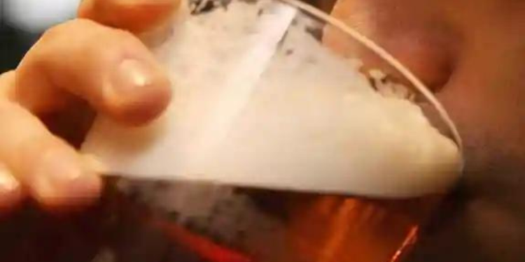 ¿Ayuda el alcohol a dormir mejor?