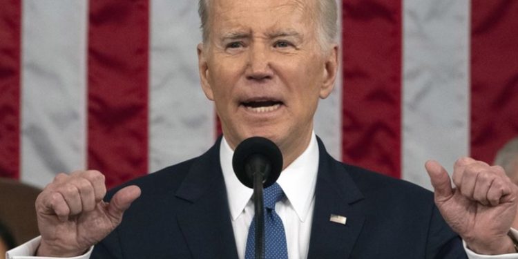 Baja significativa en la popularidad de Biden: Encuesta de NBC revela niveles más bajos de aprobación