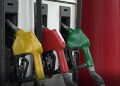 Bajan considerablemente los precios de gasolina y diésel desde este lunes