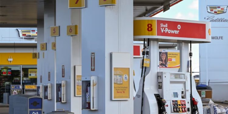 Bajan ligeramente los precios de gasolina y diésel en el país