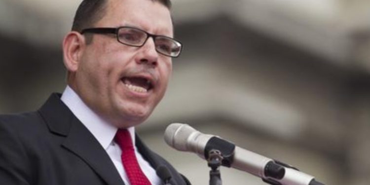 Baldizón asegura que lo utilizan de escalón para subir popularidad