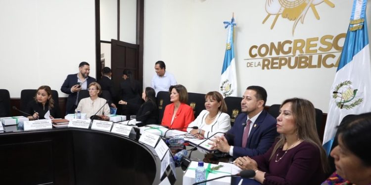 Bancadas negocian consensos para la elección de la próxima junta directiva del Congreso