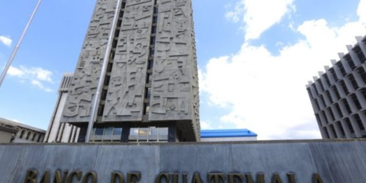 Banco de Guatemala proyecta finalizar el año con aumento del 15% en remesas