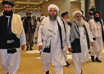 Banco Mundial congela entrega de fondos a talibanes afganos