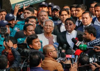 Bangladés condena a Muhammad Yunus, premio Nobel de la Paz