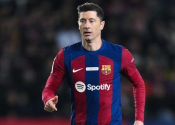 Barcelona 3-2 Almería: El Barça salva los muebles y supera por la mínima al Almería