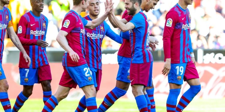 Barcelona acelera operación salida de varios jugadores