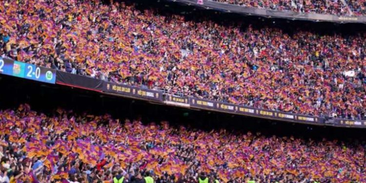 Barcelona fue multado por comportamiento de aficionados ante el PSG