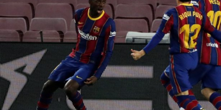 Barcelona gana en el último suspiro y se pone a un punto del Atlético