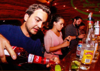 Bares y discotecas de Antigua Guatemala estarán cerrados este 31 de octubre