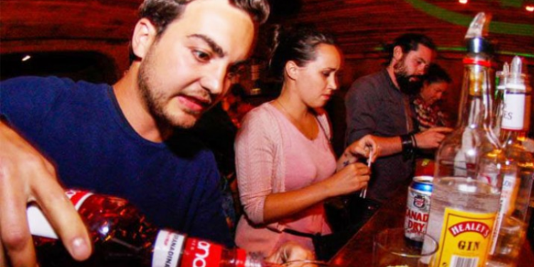 Bares y discotecas de Antigua Guatemala estarán cerrados este 31 de octubre