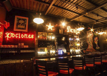 Bares y restaurantes operarán hasta las 21 horas