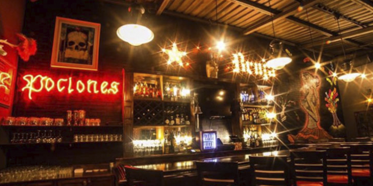 Bares y restaurantes operarán hasta las 21 horas