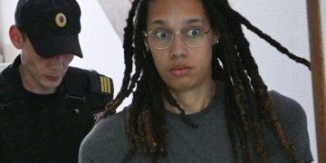 Basquetbolista estadounidense arrestada en Rusia se declara culpable de contrabando de aceite de cannabis