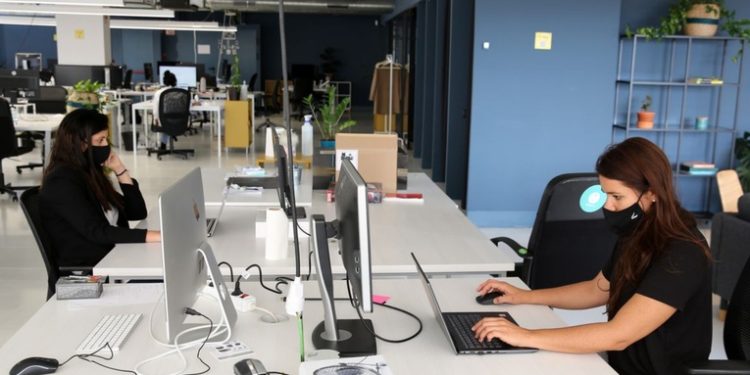 Bélgica aprueba la semana laboral de cuatro dí­as sin pérdida de salario