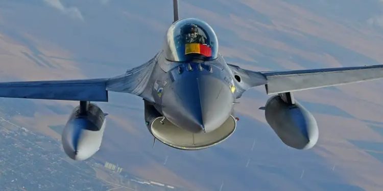 Bélgica entregará 30 cazas F-16 a Ucrania hasta 2028